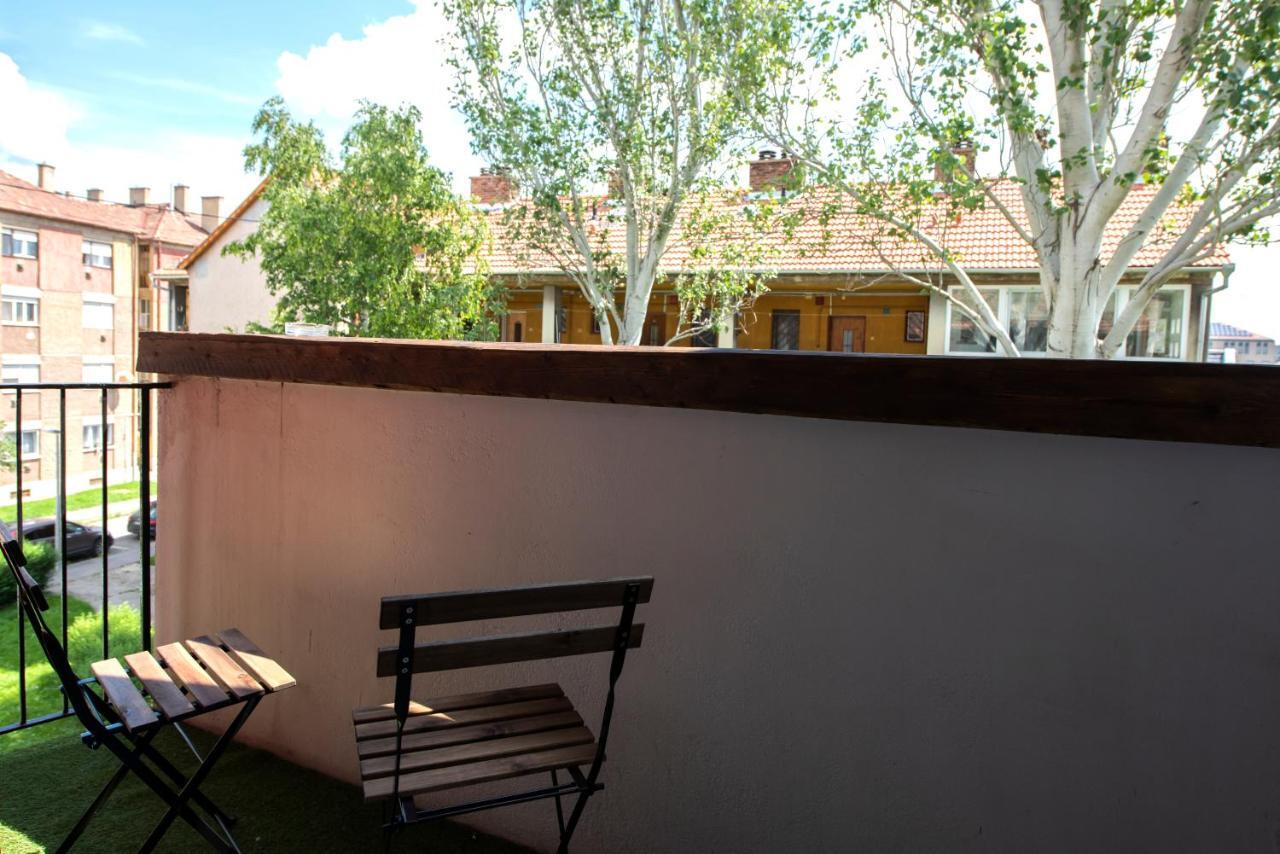 Loft Apartman Apartment เปตช์ ภายนอก รูปภาพ