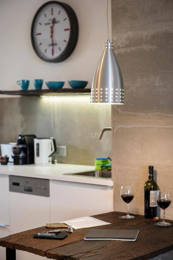 Loft Apartman Apartment เปตช์ ภายนอก รูปภาพ
