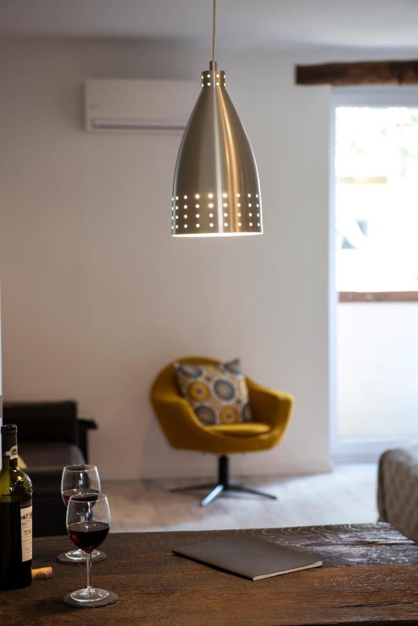 Loft Apartman Apartment เปตช์ ภายนอก รูปภาพ