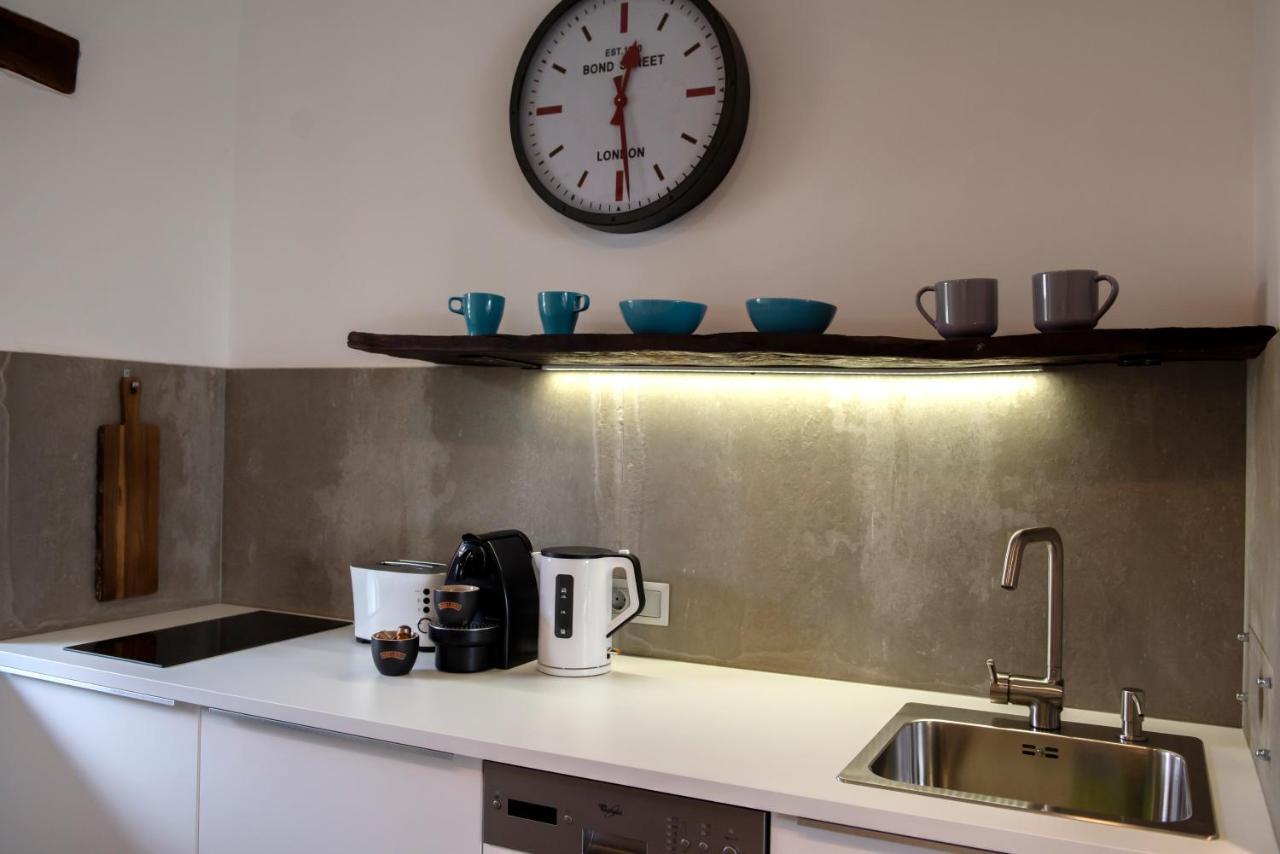 Loft Apartman Apartment เปตช์ ภายนอก รูปภาพ