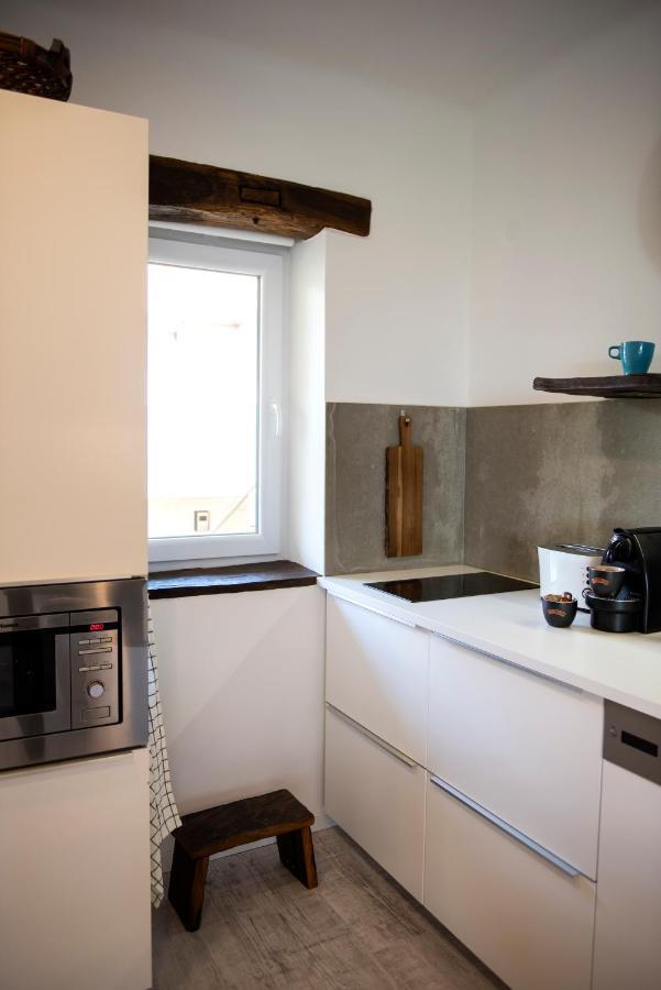 Loft Apartman Apartment เปตช์ ภายนอก รูปภาพ